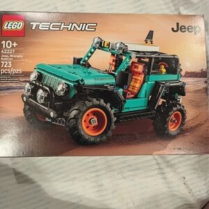 LEGO Technic Jeep Wrangler Rubicon 42227